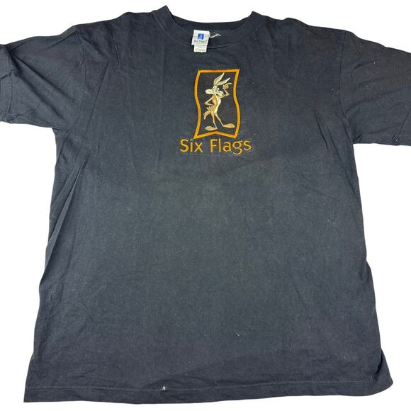 Vintage Wile E. Coyote Six Flags T-Shirt - Size XL - Picture 1 of 6